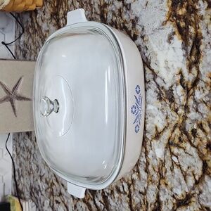Corning Ware P-10-B 10 inch with lid. Excellent, like new condition.